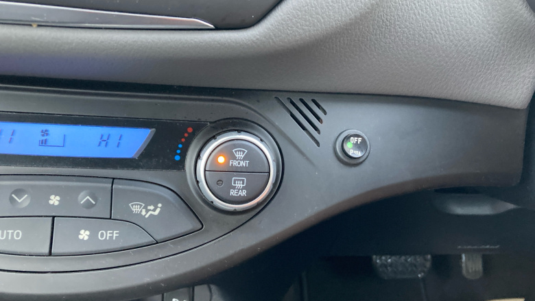 Toyota Yaris 1.5 Hybrid Icon Tech 5dr CVT Hybrid Hatchback